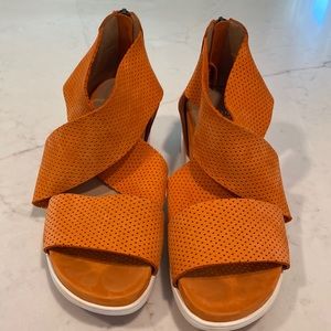 NWOT Eileen Fisher Sandals